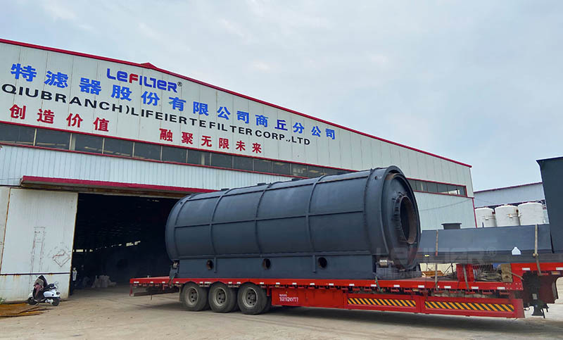 油泥炭化設備裝車實拍 油泥炭化設備裝車實拍